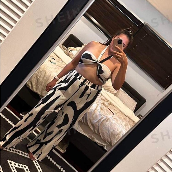 Two Piece Outfits Graphic Print Halter Top & Wide Leg Pants - Picture 9 of 11